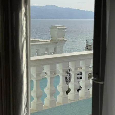 Abedini 3* Saranda